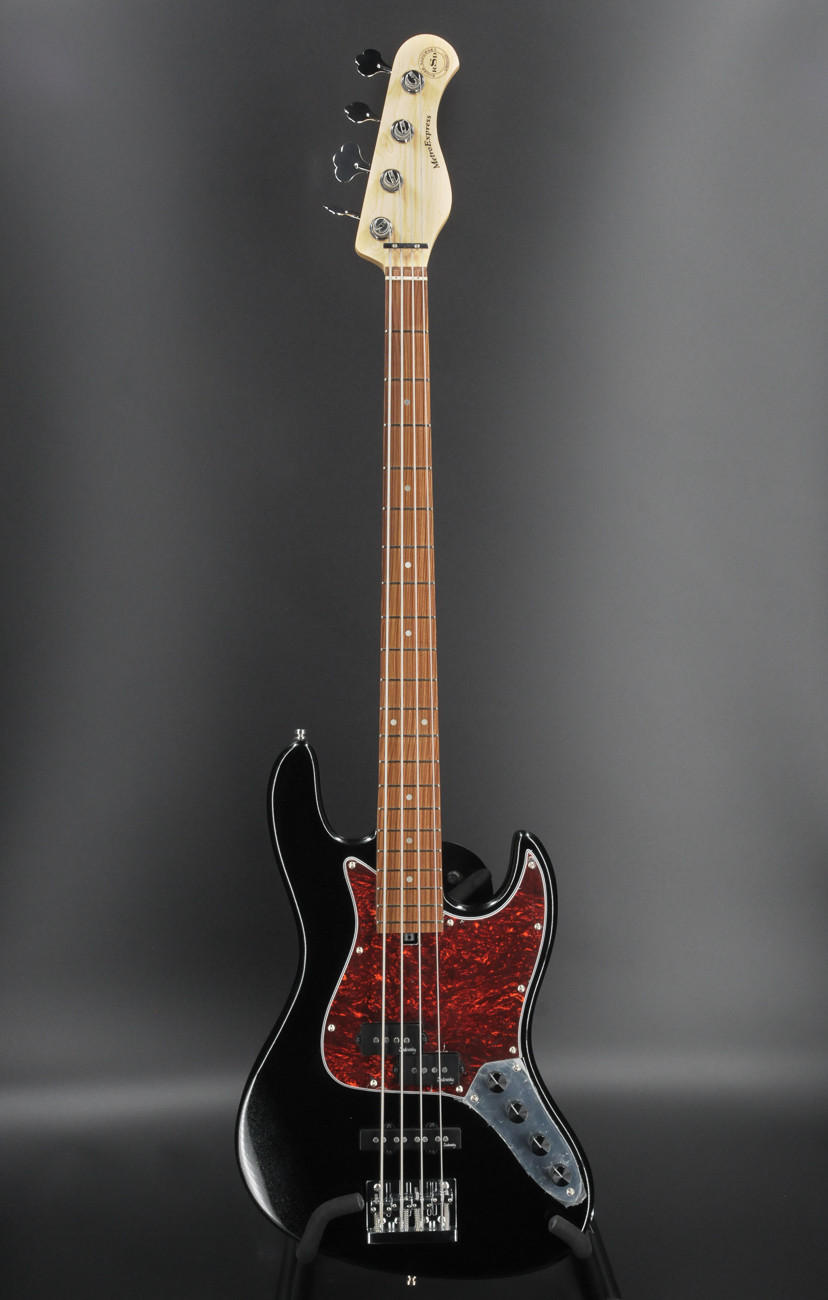 sadowsky_black_2921_2_.jpg