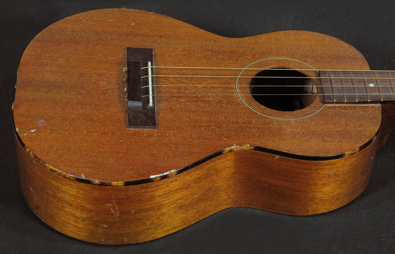 Silvertone baritone hot sale ukulele