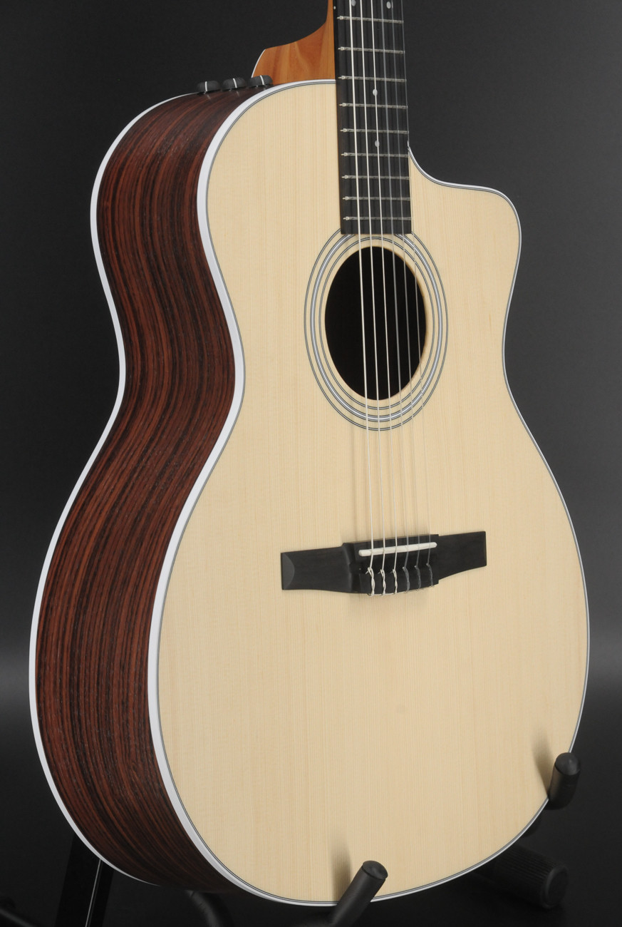 Taylor 214ce-N Nylon String Solid Sitka/Rosewood #2147