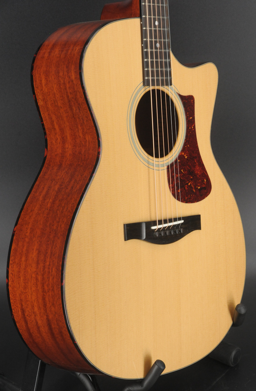 Eastman AC122-1CE Deluxe Solid Sitka & Sapele - Gloss Finish - Fishman pickup #0780