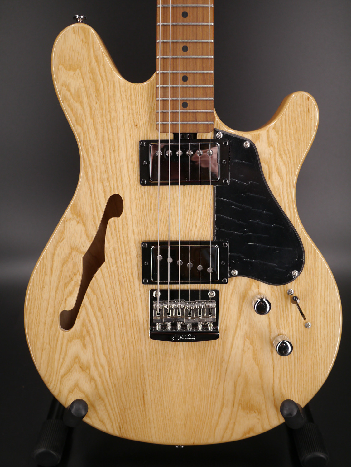 Ernie Ball Sterling Valentine Chambered Natural