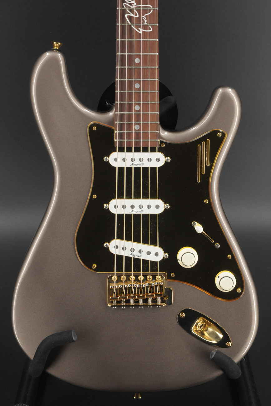 Magneto Eric Gales Signature Guitar RD3