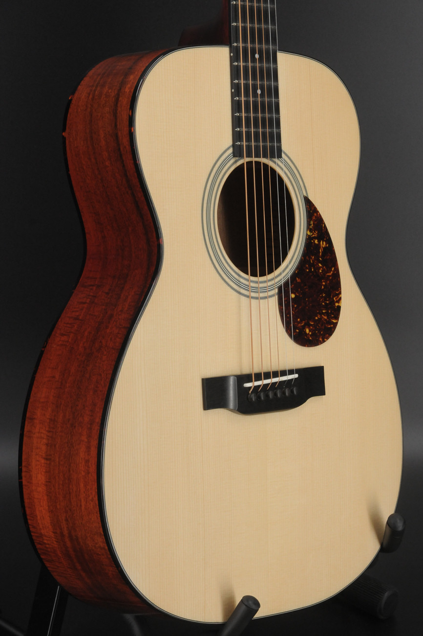 Eastman E10OM - Adirondack Spruce/Mahogany #4560