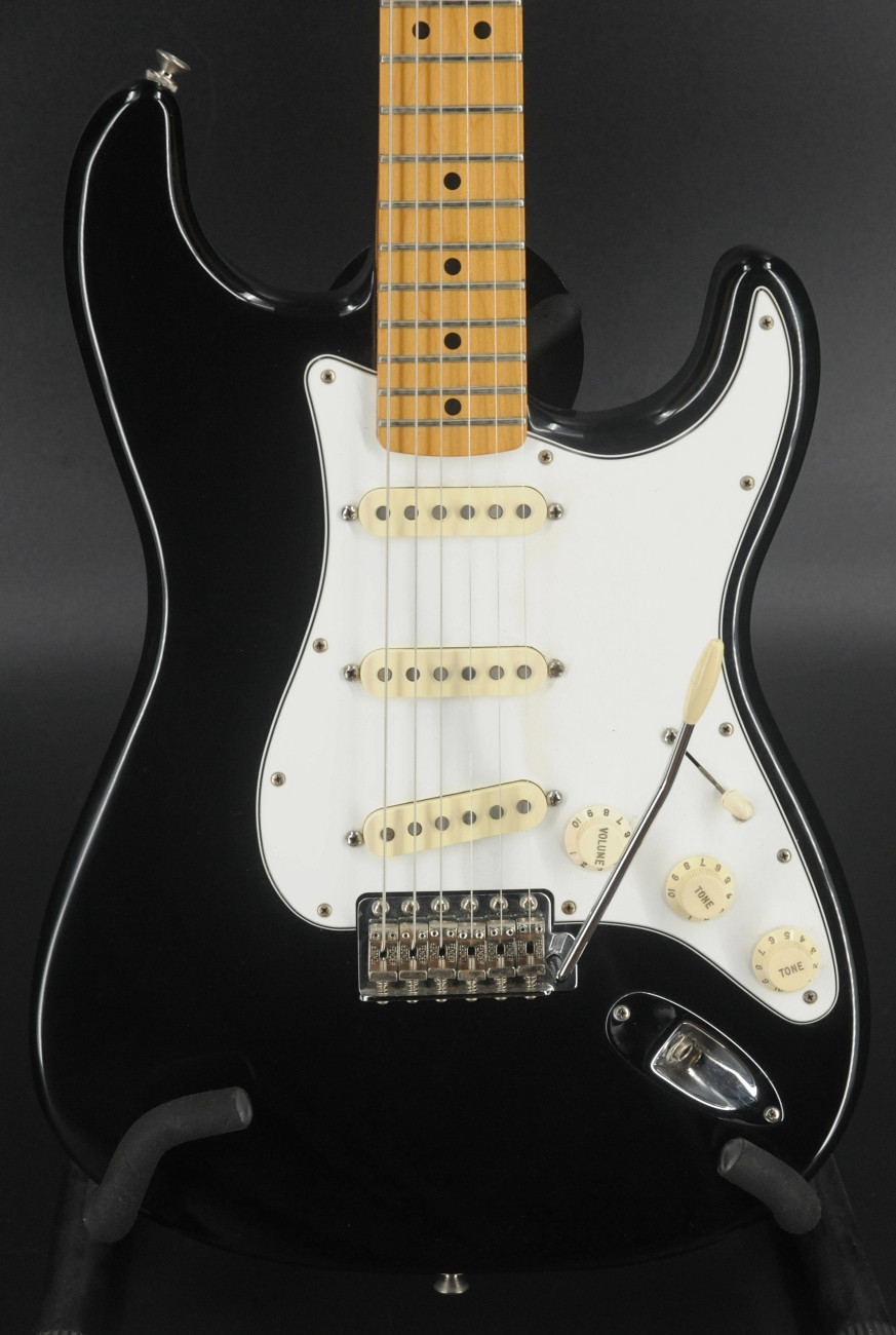 USED Fender Jimi Hendrix Artist Series Stratocaster 2015 - Black