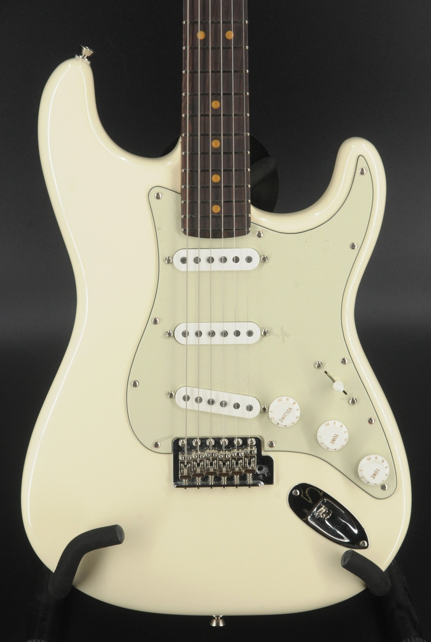 USED Fender 2024 American Professional II GT11 Stratocaster - Olympic White (Sweetwater Exclusive)