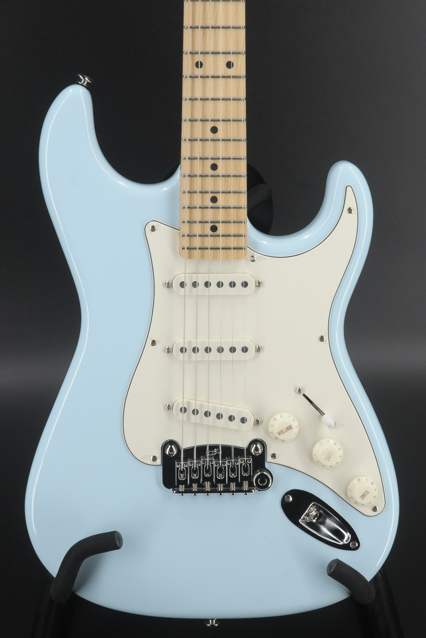 G&L Fullerton Deluxe Legacy - Pine Body - Sonic Blue 4085