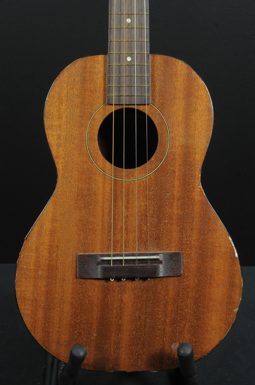 Vintage shop baritone ukulele