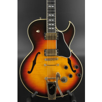 USED Gibson Memphis ES-137 Custom 2002 - Tri-Burst #2710