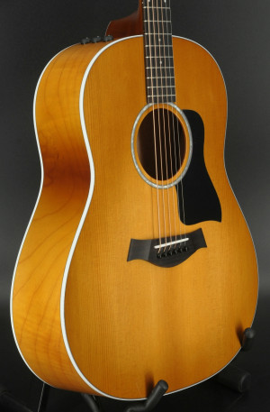 Taylor 217e Plus Special Edition - ES2 pickup - Honeyburst #6495
