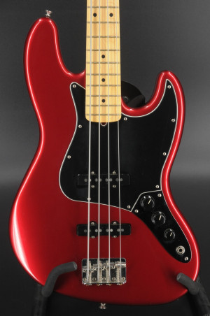 Fender 2011 American Special Jazz Bass - Candy Apple Red #8771