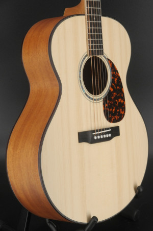 Larrivee J-03 Special - Jumbo - Moon-Spruce/Mahogany #3530