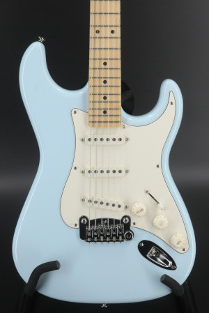 G&L Fullerton Deluxe Legacy - Pine Body - Sonic Blue #4085